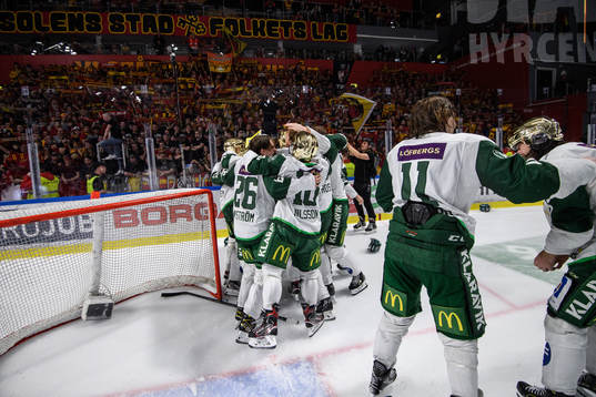 Färjestads spelare jublar