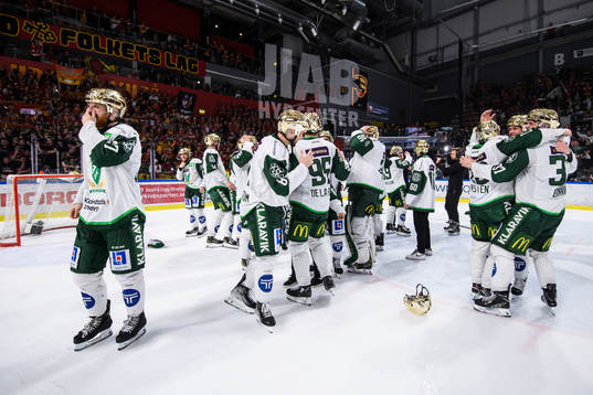 Färjestads spelare jublar