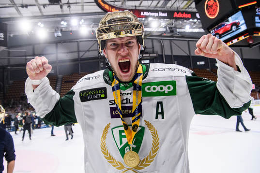 Färjestads Victor Ejdsell jublar