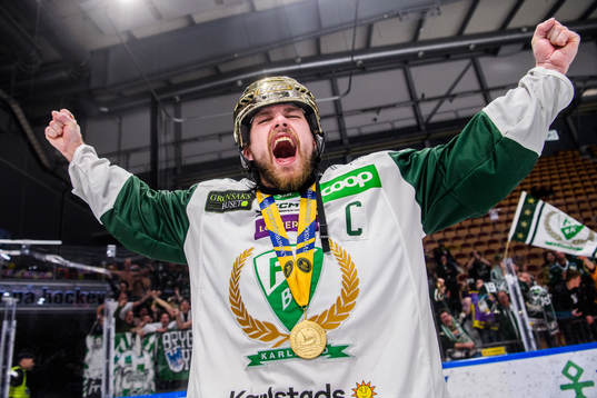Färjestads Linus Johansson jublar
