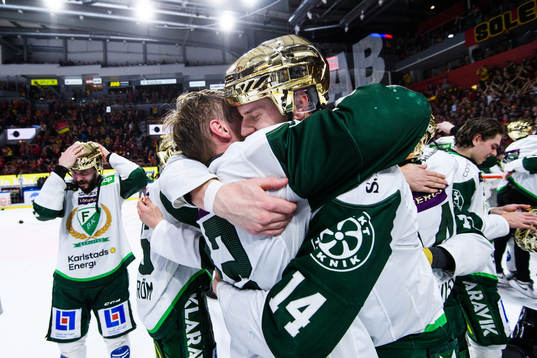 Färjestads Victor Ejdsell jublar