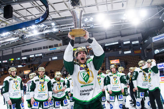 Färjestads Mattias Göransson  jublar med LeMat