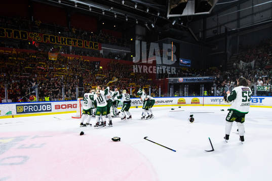 Färjestads spelare jublar