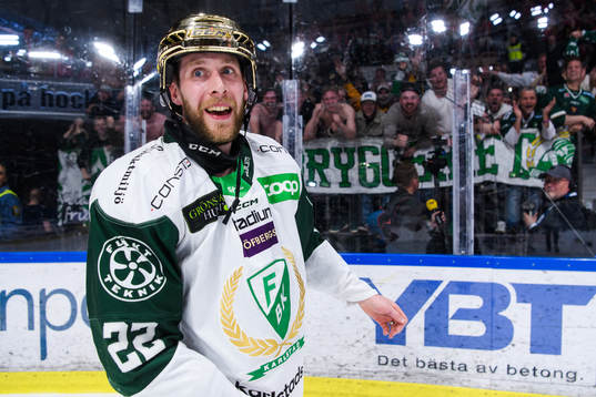 Färjestads Per Åslund jublar