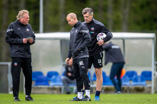 Tränare Jörgen Lennartsson, assisterande tränare Mattias