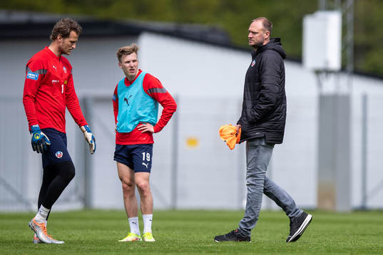 Målvakt Anders Lindegaard och sportchef Andreas Granqvist