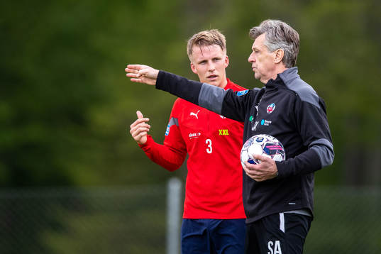 Casper Widell och målvaktstränare Sven Andersson