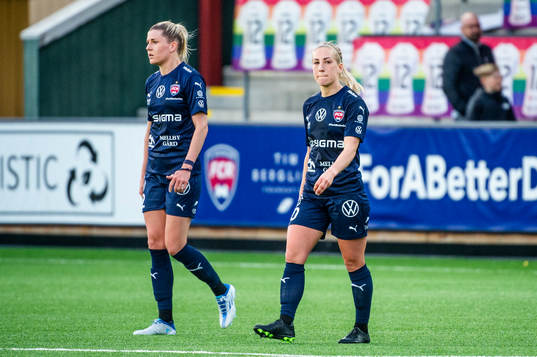 Rosengårds Olivia Schough och Mia Persson deppar