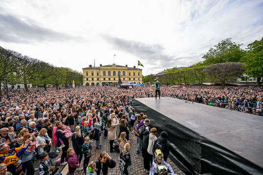 Färjestads Jens Westin jublar