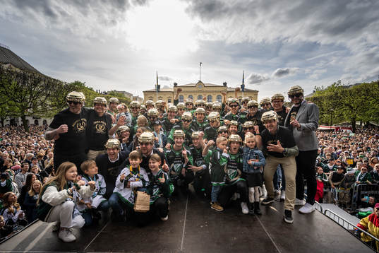 Färjestads spelare jublar