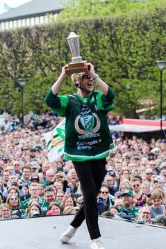 Färjestads Victor Ejdsell jublar