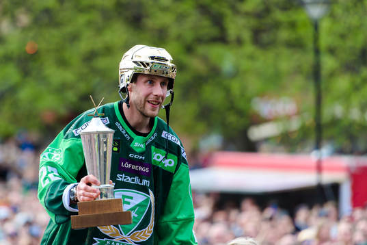 Färjestads Per Åslund jublar