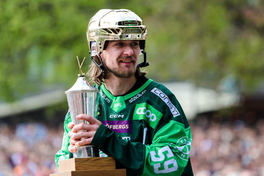 Färjestads Linus Johansson jublar