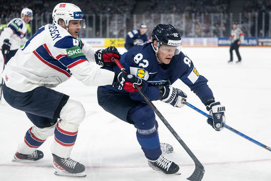 Johannea Johannesen of Norway and Harri Pesonen of Finland