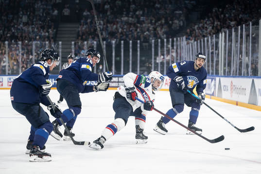 Martin Rønnild of Norway against Toni Rajala, Jere