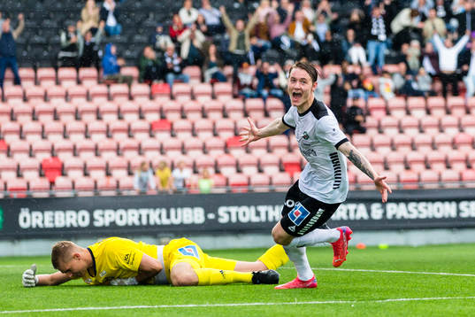 Örebros Noel Milleskog jublar