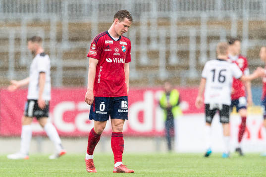 Östers Alex Thor Hauksson deppar