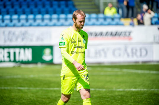 Västerås målvakt Daniel Svensson deppar