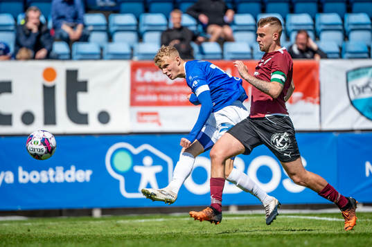 Trelleborgs Liam Olausson mot Västerås Jesper Merbom