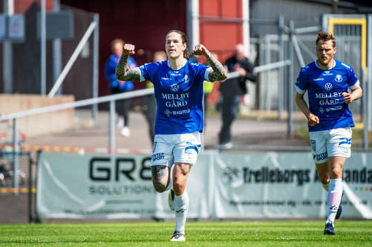 Trelleborgs Isak Jönsson jublar
