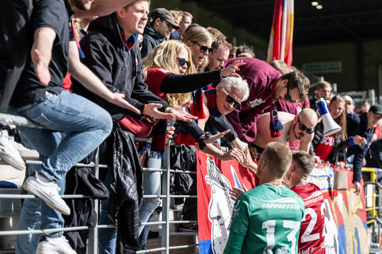 Örgrytes målvakt Robin Wallinder och Marcus Haglind