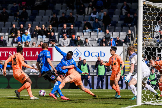 Halmstads Sadat Karim gör 2-1