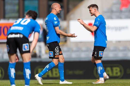 Halmstads Andreas Johansson och Jonathan Svedberg jublar