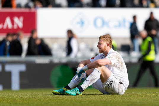 AFC Eskilstunas målvakt Nick Wolters deppar