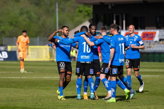 Halmstads spelare jublar