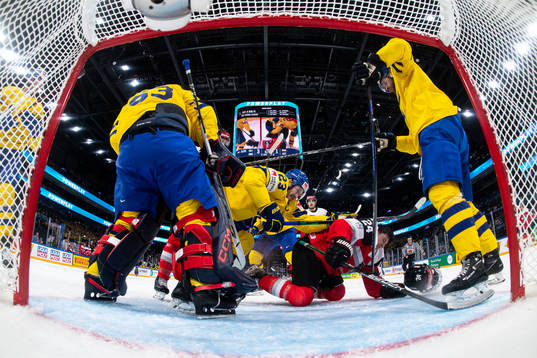 Oliver Ekman Larsson of Sweden and Marco Kasper of Austria