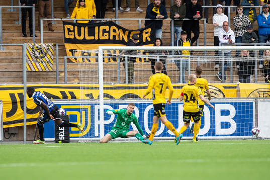 Sirius Christian Kouakou gör 1-0 som sedan döms bort
