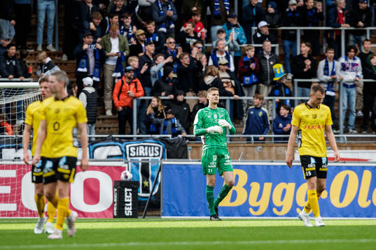 Elfsborgs målvakt Tim Rönning deppar