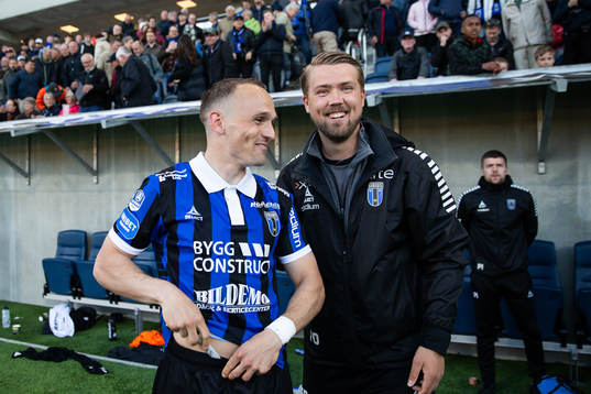 Sirius Aron Bjarnason och assisterande tränare Theodor