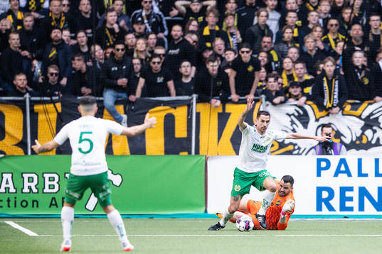 s Budimir Janosevic och Hammarbys Loret Sadiku