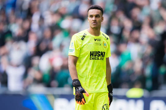 Hammarbys målvakt Oliver Dovin