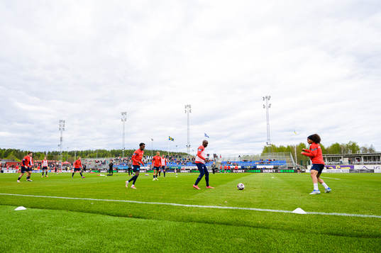 Helsingborgs spelare värmer upp