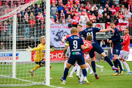 Degerfors målvakt Alfie Malik Whiteman