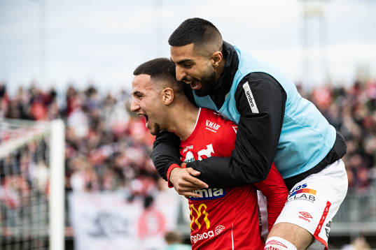 Degerfors Abdelrahman Saidi och Sean Sabetkar jublar