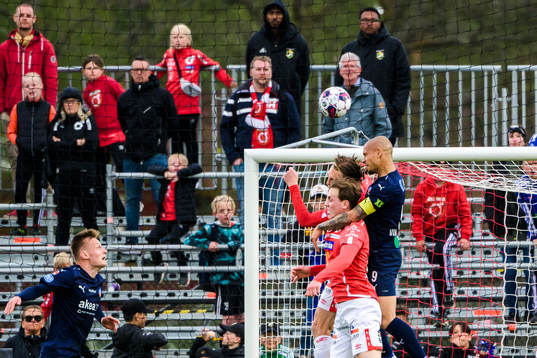Degerfors Adam Carlén och Helsingborgs Anthony van