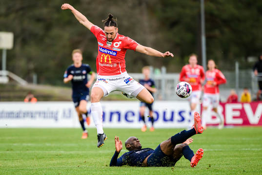 Degerfors Dijan Vukojević och Helsingborgs Ravy Tsouka-Dozi