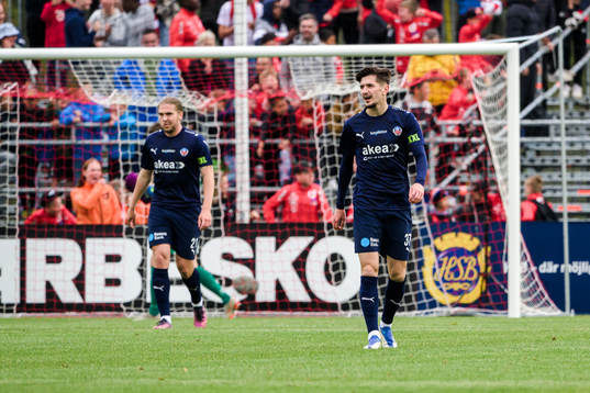Helsingborgs Charlie Weberg och Armin Gigovic deppar