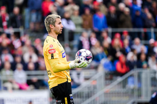 Degerfors målvakt Alfie Malik Whiteman
