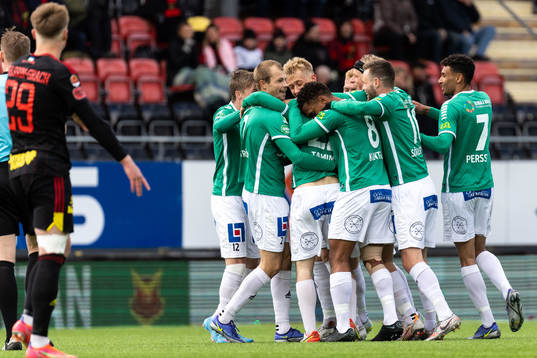 Brages spelare jublar