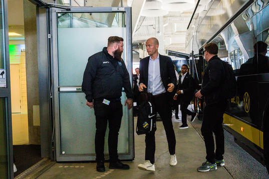 s Per Karlsson