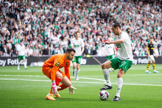 s Budimir Janosevic och Hammarbys Loret Sadiku