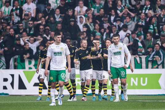 s Sebastian Larsson jublar