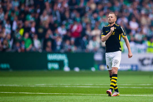 s Sebastian Larsson jublar