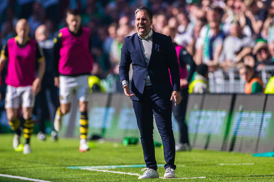 Hammarbys tränare Martí Cifuentes reagerar