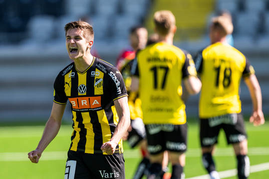 Häckens Leo Bengtsson jublar