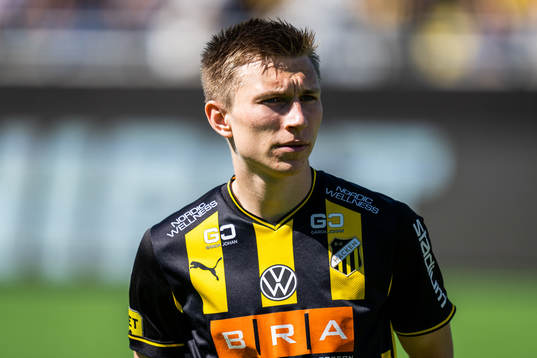Häckens Kristoffer Lund Hansen vid line up